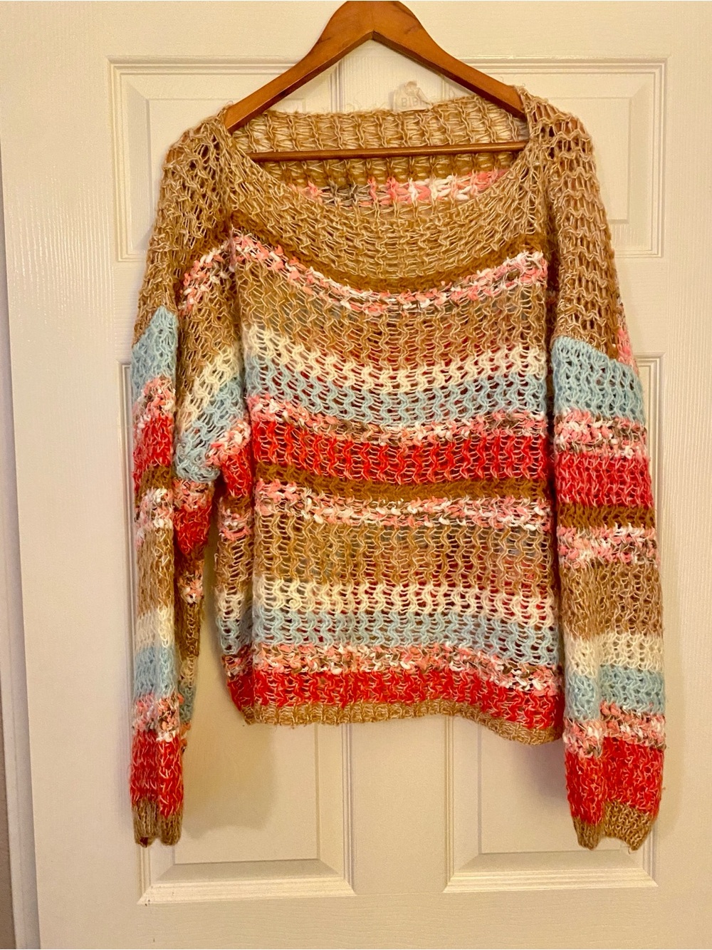 BiBi Loose-Knit Scoop Neck Sweater in Beige, Coral & Light Blue